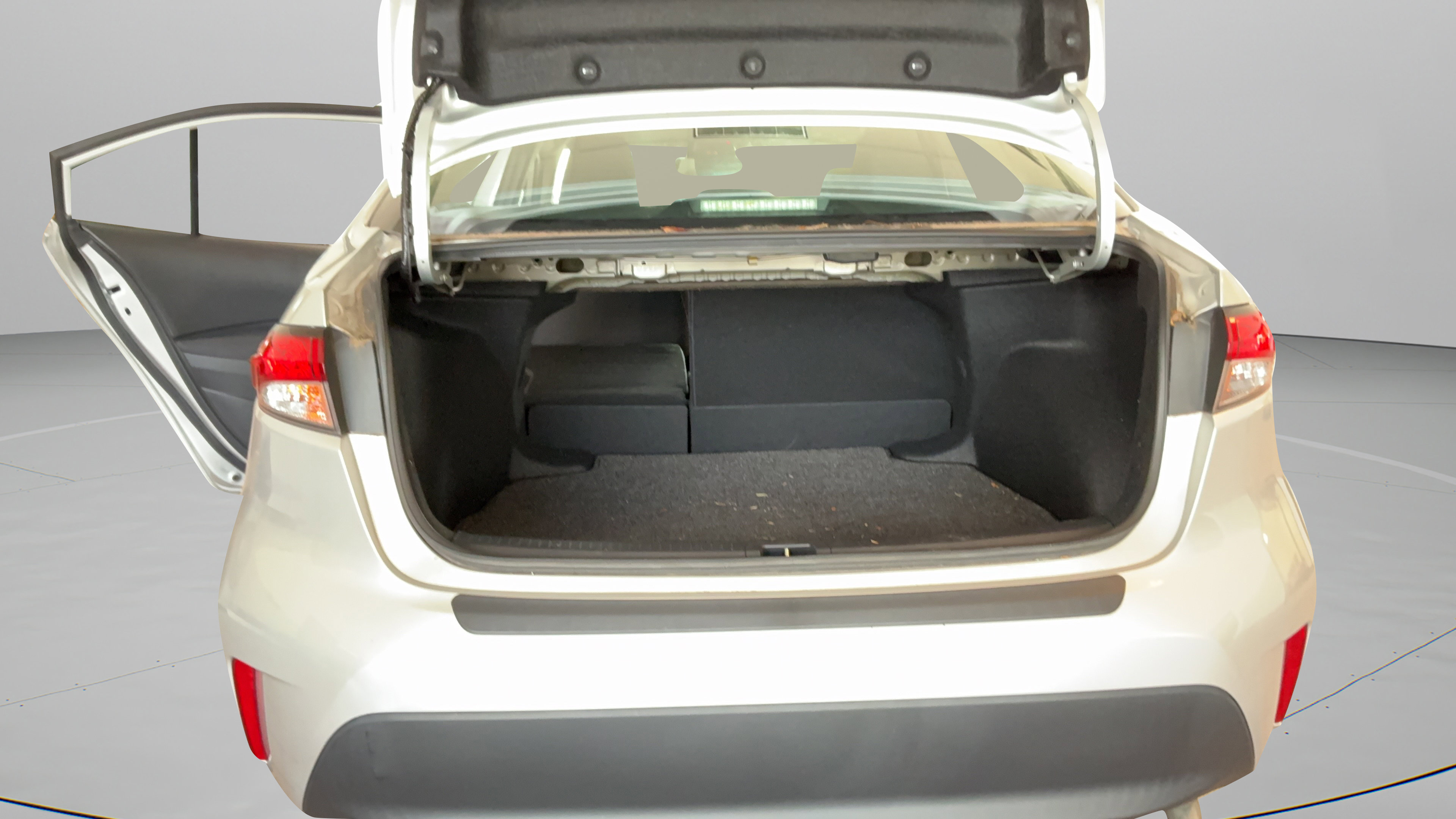 Used 2023 Toyota Corolla LE w/ Carpet Mat Package (TMS) FWD image 28