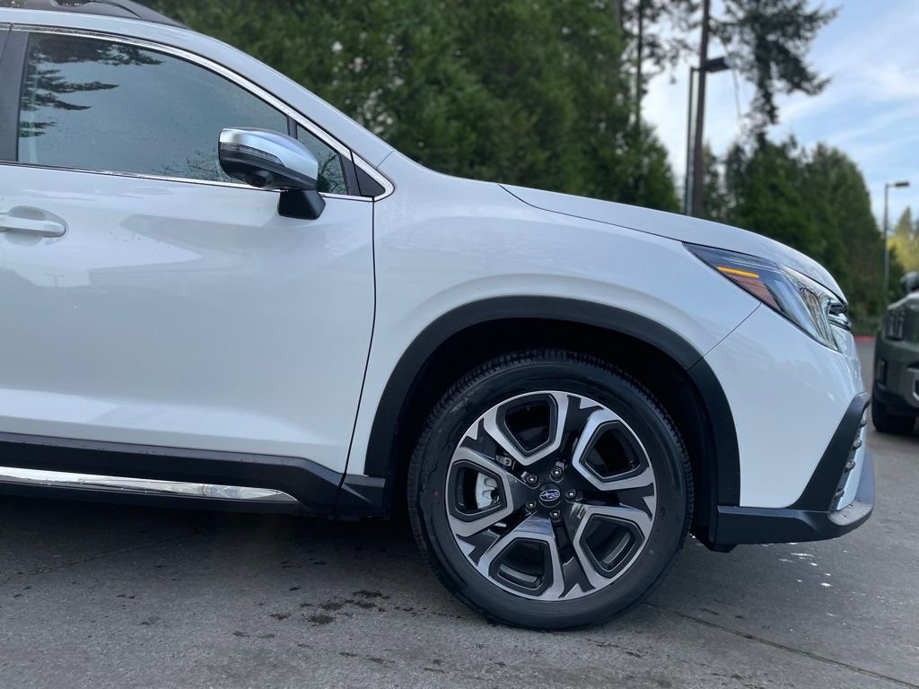 Used 2023 Subaru Ascent Limited w/ Technology Package image 2