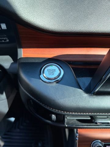 Used 2020 Lincoln Aviator Reserve w/ Equipment Group 201A image 36