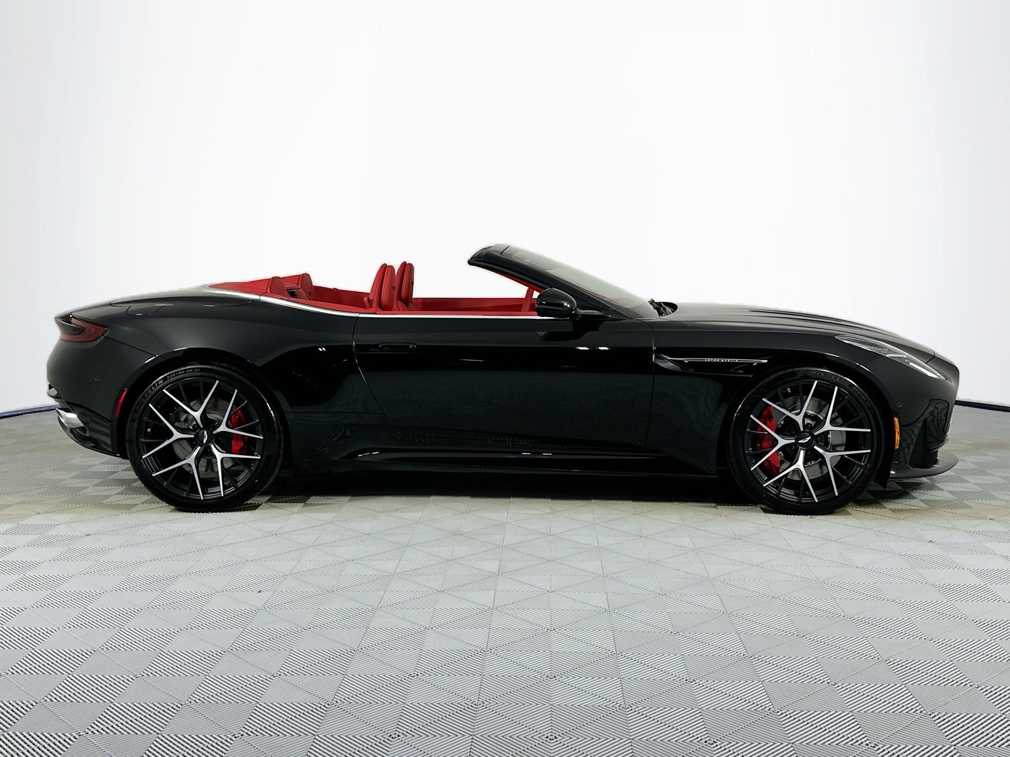 New 2026 Aston Martin DB12 Convertible RWD image 4