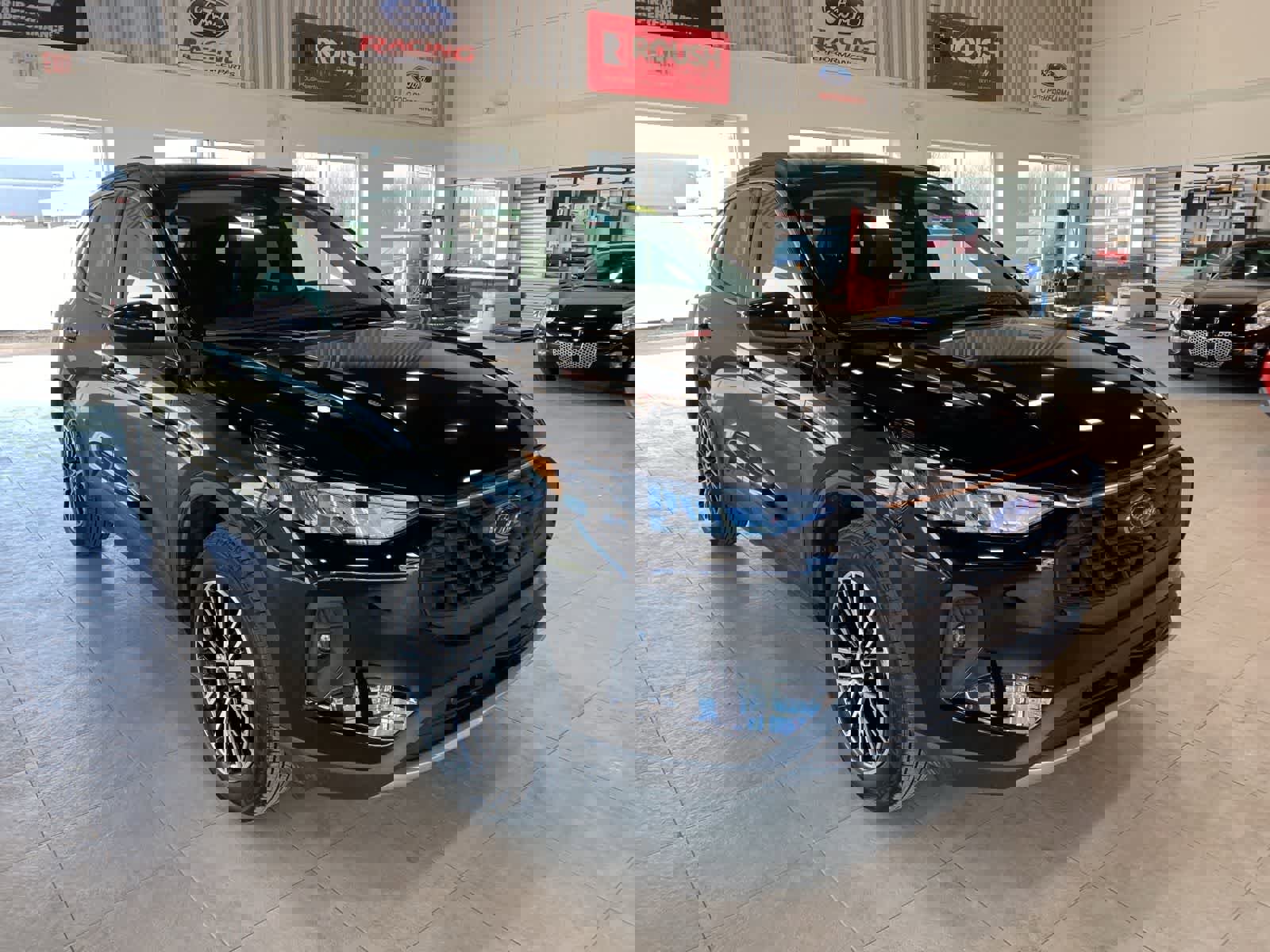 Used 2025 Ford Escape SE image 7