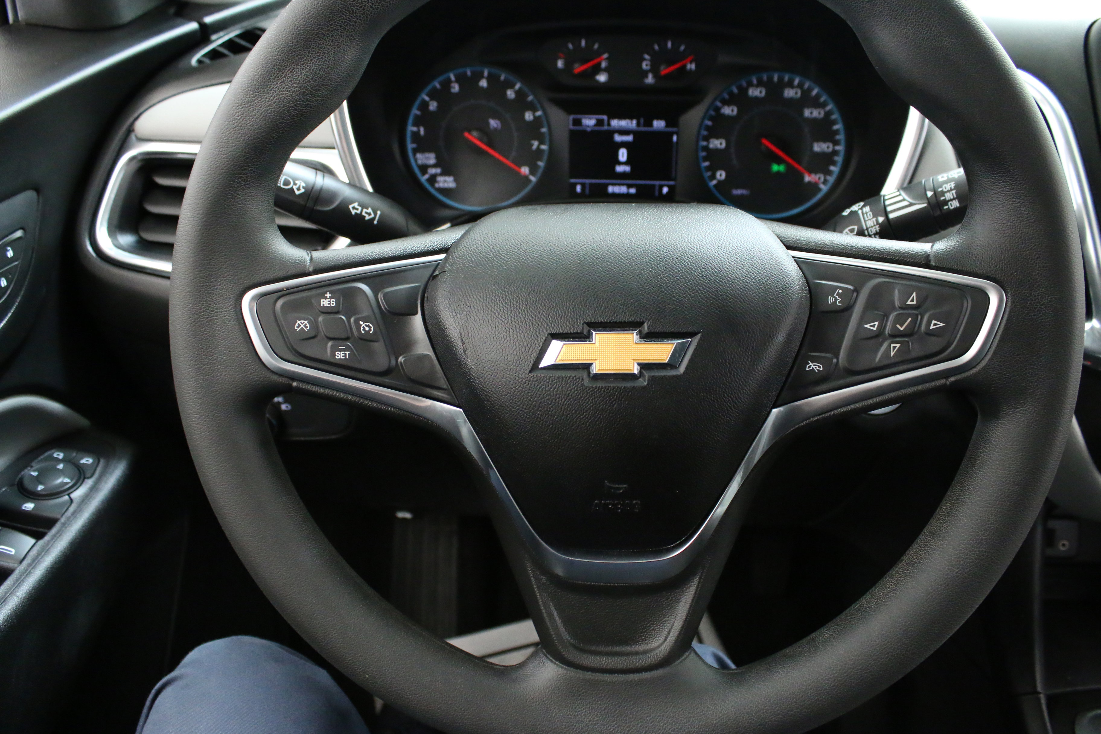 Used 2018 Chevrolet Equinox LS FWD image 14
