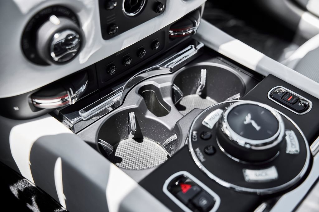 Used 2019 Rolls-Royce Wraith RWD image 61