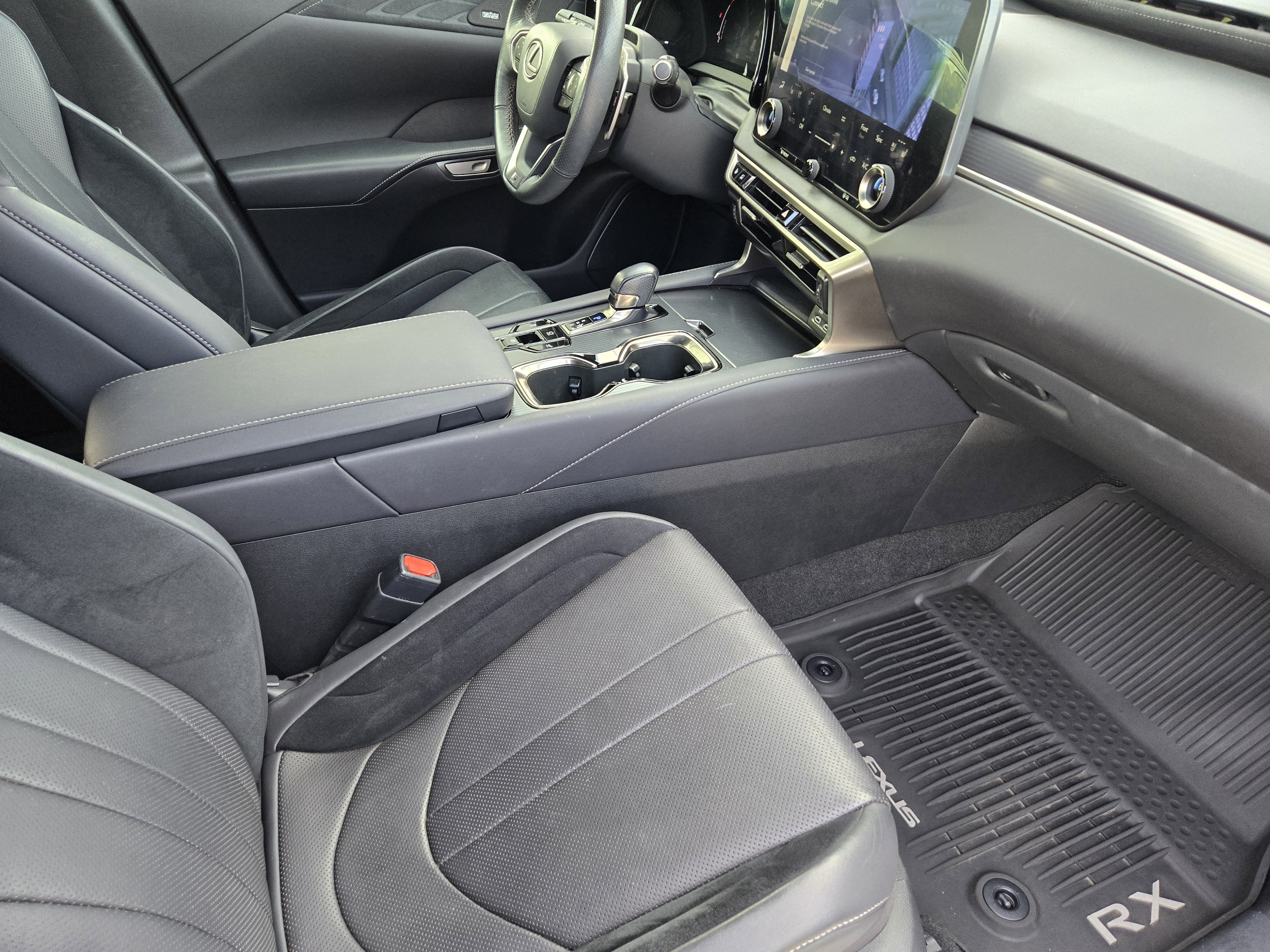 Used 2023 Lexus RX 500h F Sport image 18