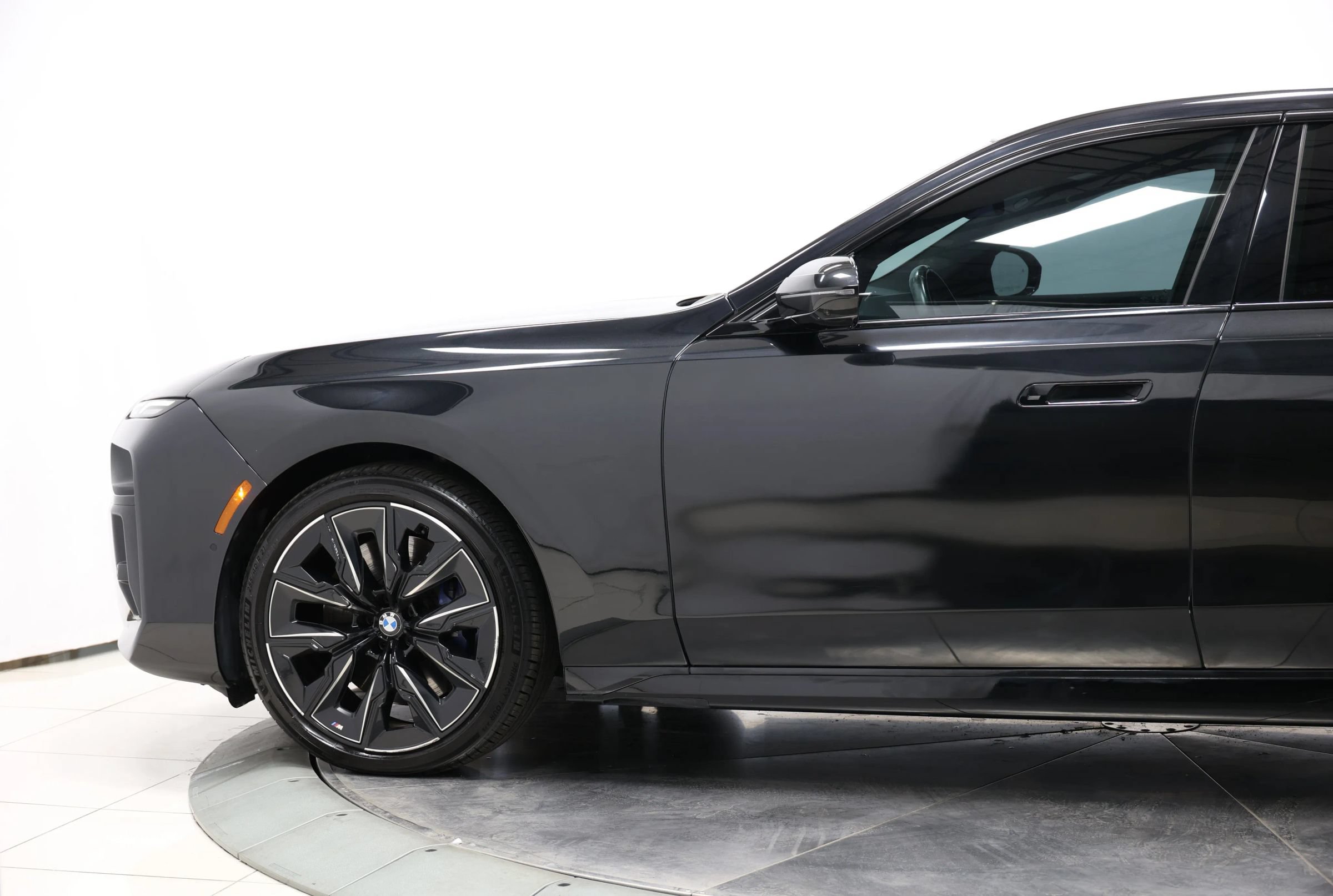 Used 2023 BMW 740i RWD image 8