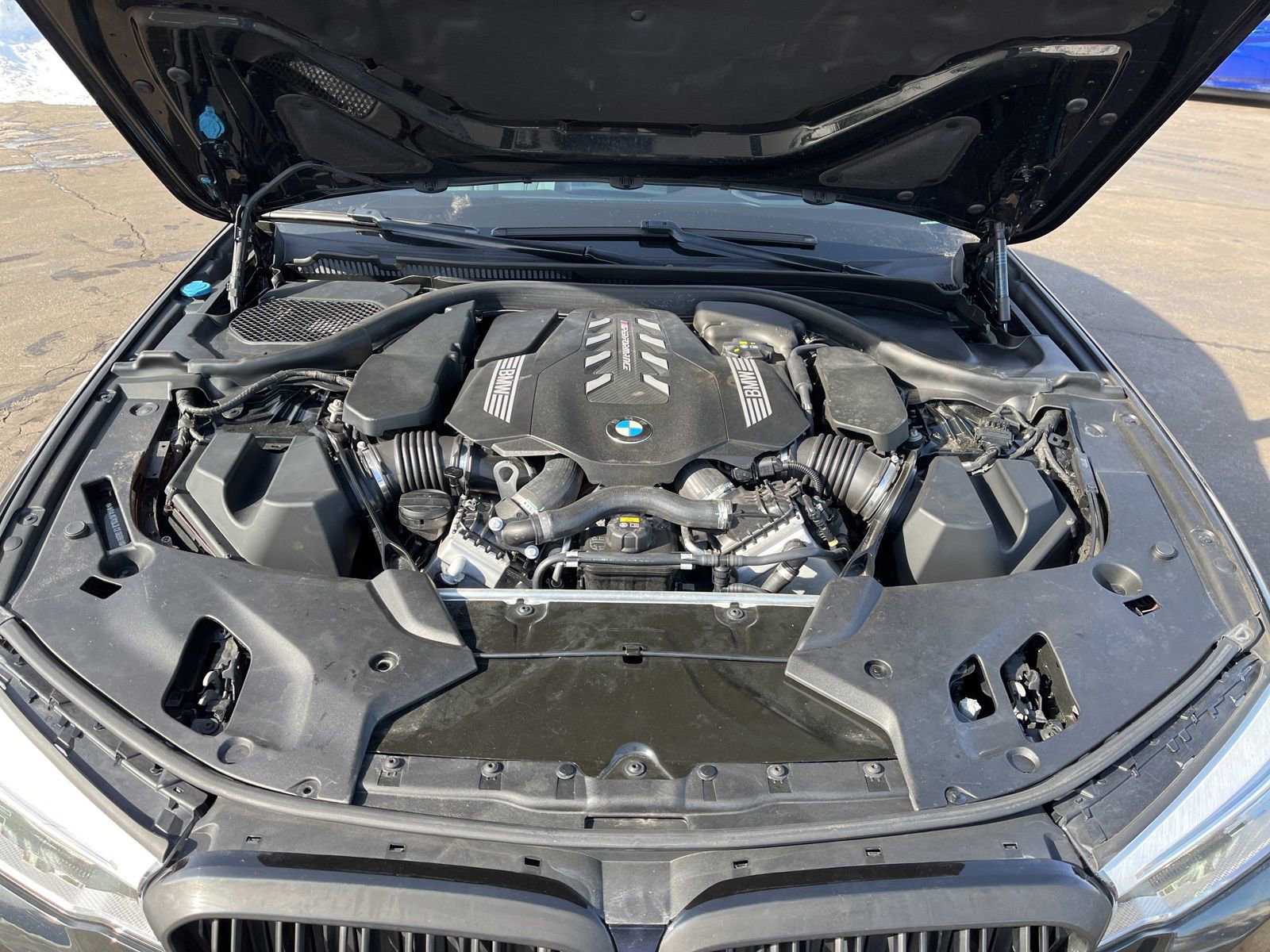 Used 2020 BMW M550i xDrive w/ Premium Package image 44