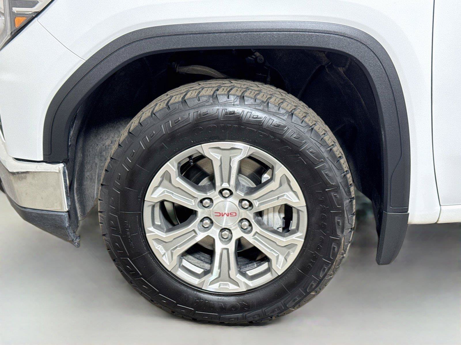 Certified 2025 GMC Sierra 1500 SLT RWD image 29
