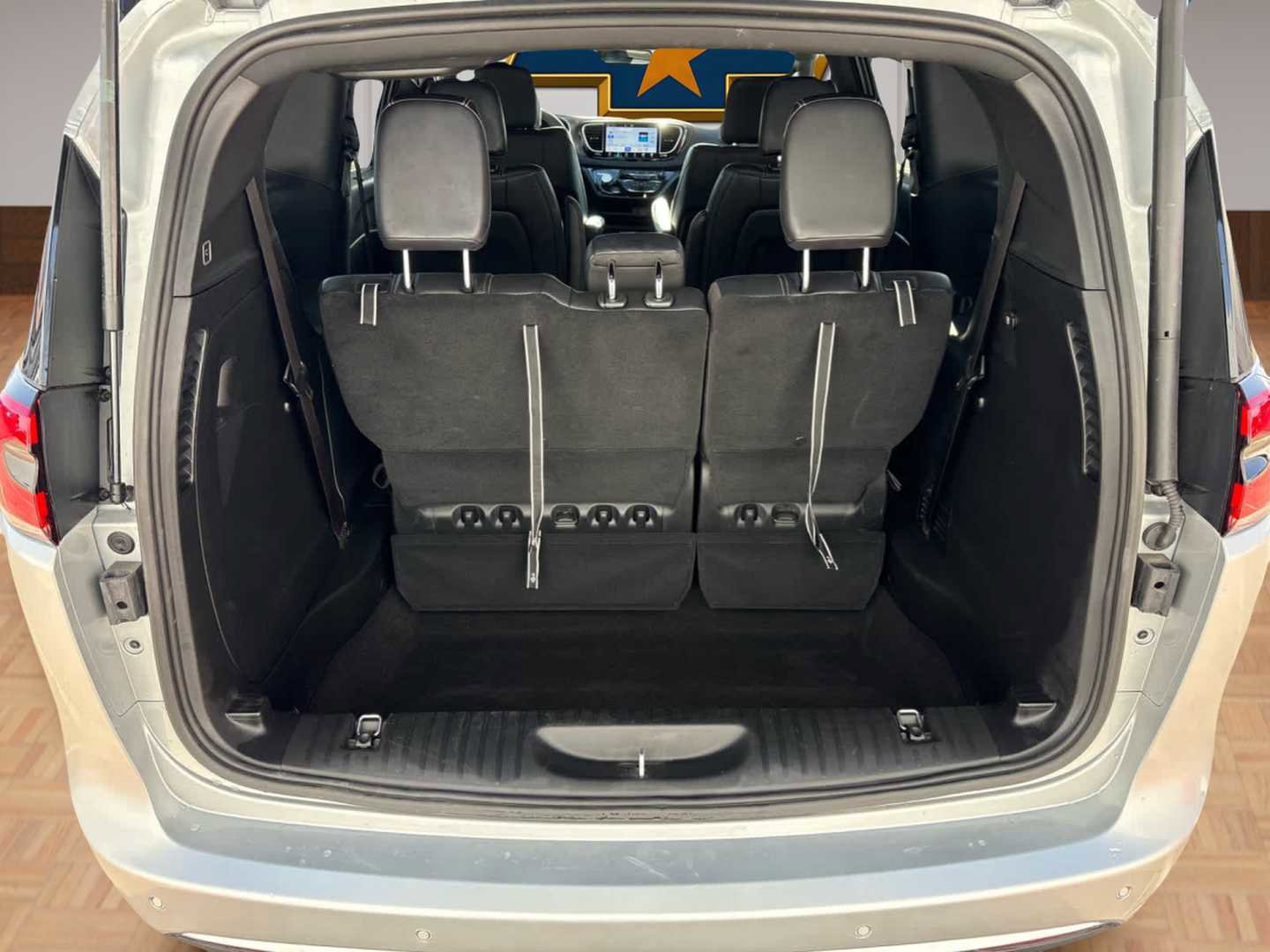 Used 2026 Chrysler Pacifica Select FWD image 19