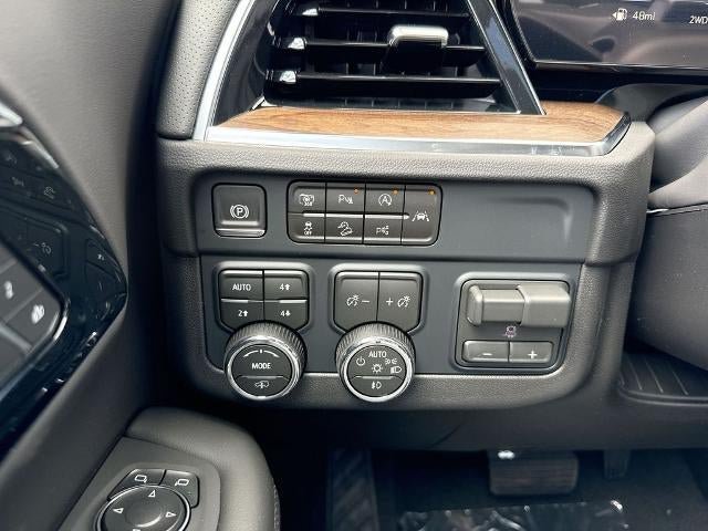 New 2026 Chevrolet Suburban High Country AWD/4WD image 18