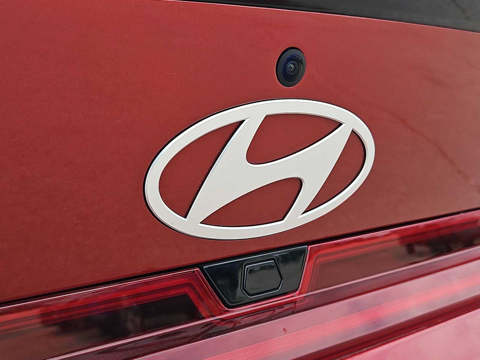 Used 2025 Hyundai Elantra Hybrid FWD image 11