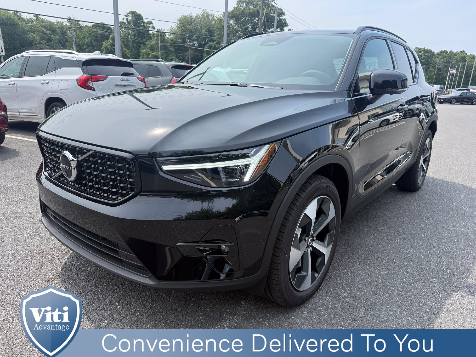New 2026 Volvo XC40 B5 Plus w/ Protection Package Premier AWD/4WD image 4