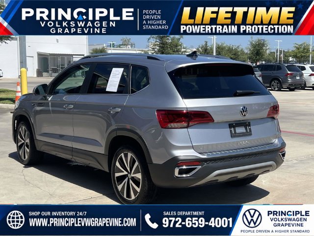 Used 2023 Volkswagen Taos SE FWD image 8