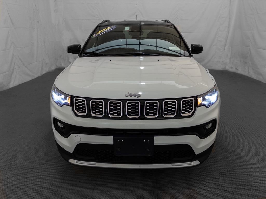 Used 2025 Jeep Compass Limited image 2