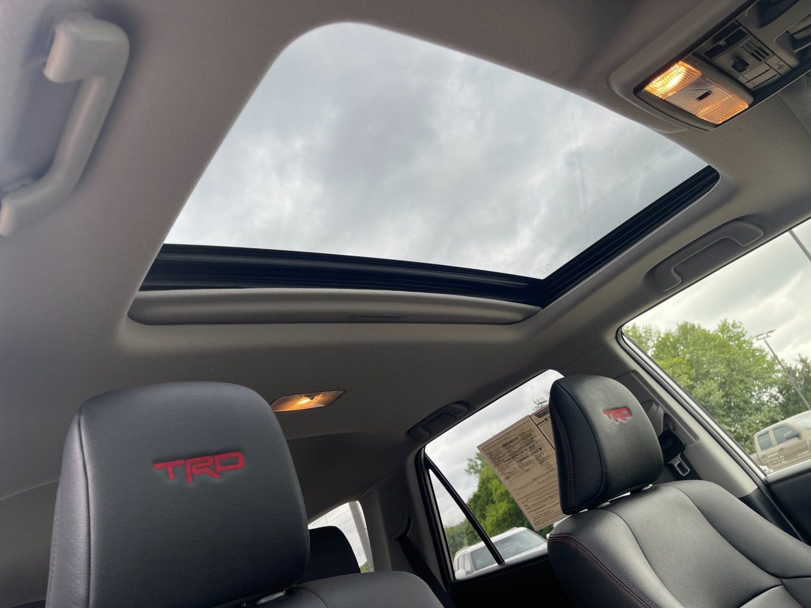 Used 2020 Toyota 4Runner TRD Off-Road Premium w/ Moonroof Package AWD/4WD image 18