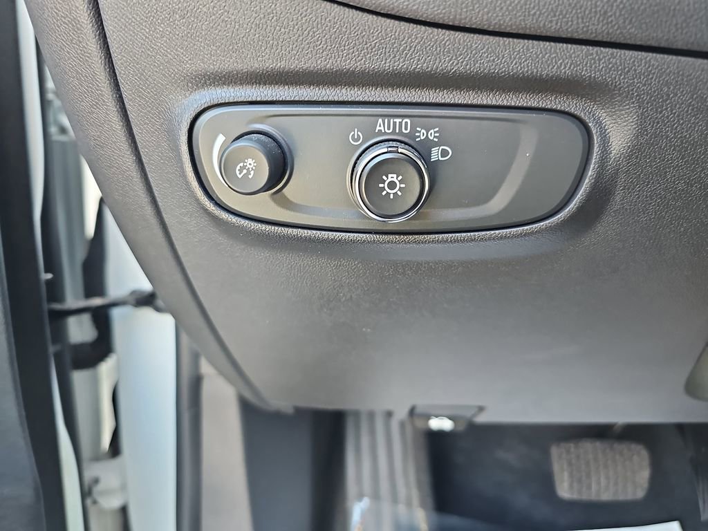 Used 2023 Chevrolet Equinox LT image 29