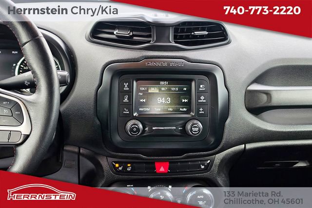 Used 2017 Jeep Renegade Trailhawk w/ Premium Trailhawk Package AWD/4WD image 9