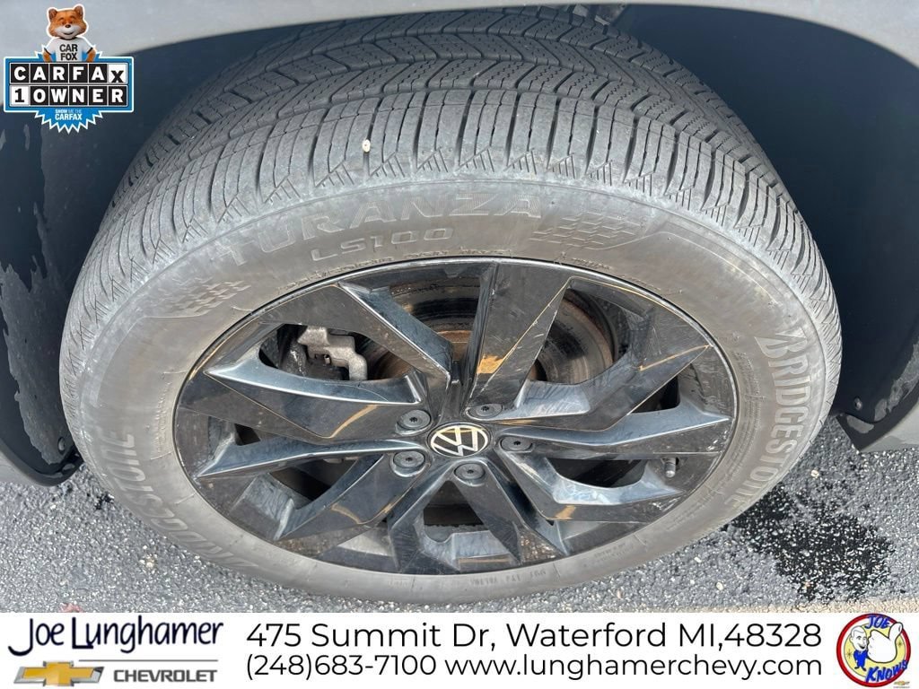 Used 2022 Volkswagen Taos SE w/ Panoramic Sunroof Package AWD/4WD image 10