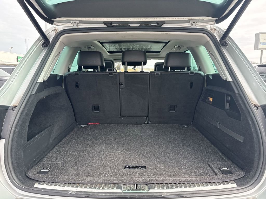 Used 2012 Volkswagen Touareg VR6 image 20