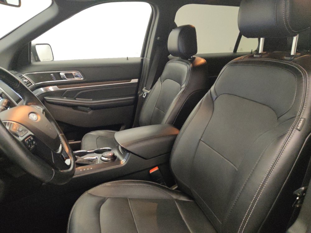 Used 2017 Ford Explorer Limited w/ Equipment Group 303A AWD/4WD image 17
