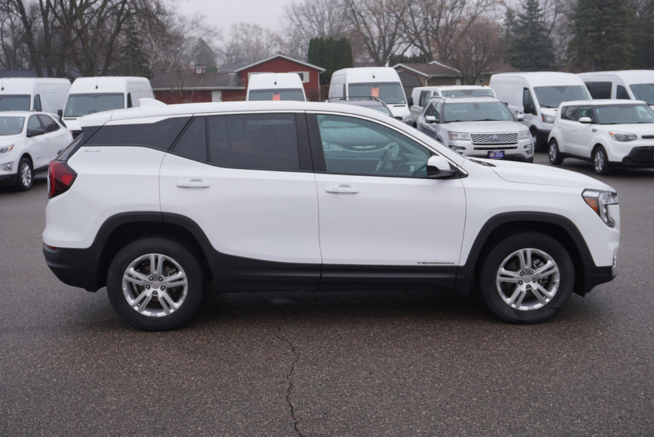 Used 2022 GMC Terrain SLE image 6