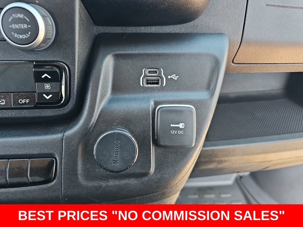 Used 2025 RAM ProMaster 2500 w/ Convenience Group FWD image 24