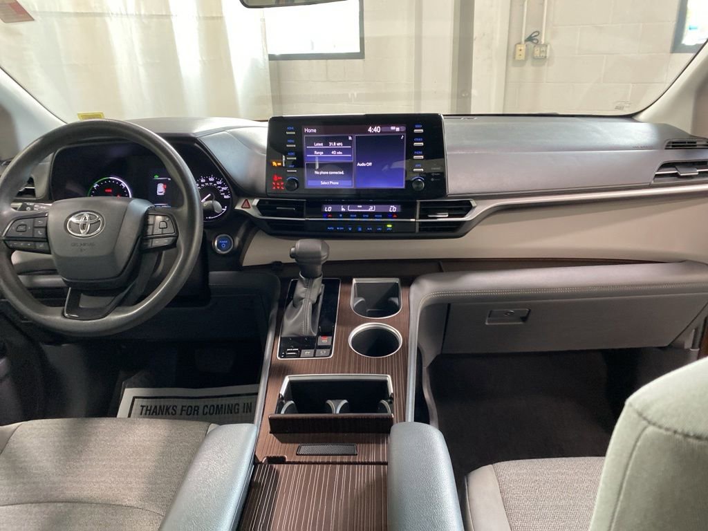 Certified 2022 Toyota Sienna LE FWD image 7