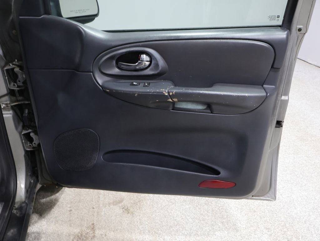 Used 2005 Chevrolet TrailBlazer LS w/ LS Preferred Equipment Group image 23