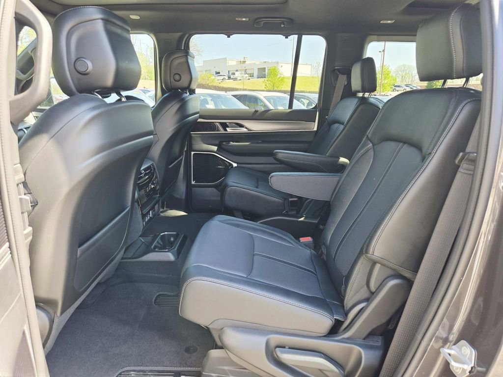 New 2026 Jeep Grand Wagoneer Limited image 16