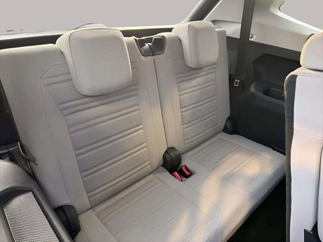 Used 2022 Volkswagen Tiguan S image 18