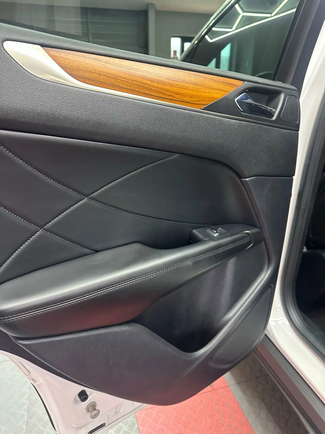 Used 2015 Lincoln MKC AWD w/ Equipment Group 102A Reserve image 23