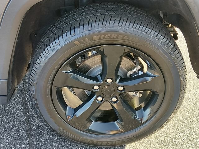 Used 2024 Jeep Grand Cherokee L Limited w/ Black Appearance Package RWD image 18