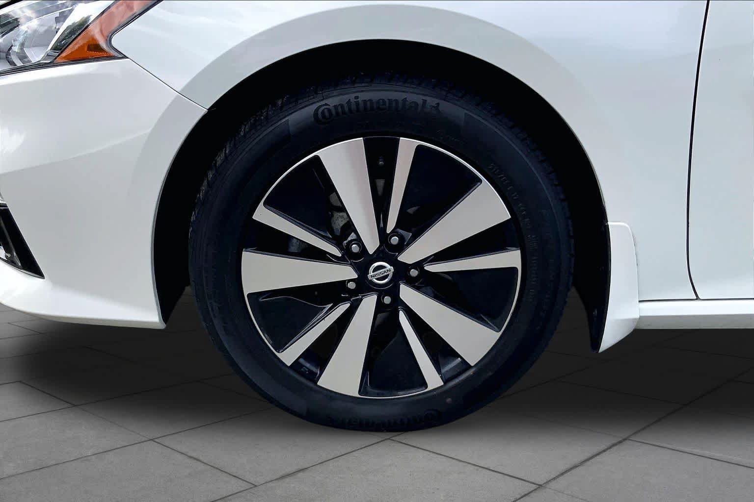 Used 2022 Nissan Altima 2.5 SL AWD/4WD image 11