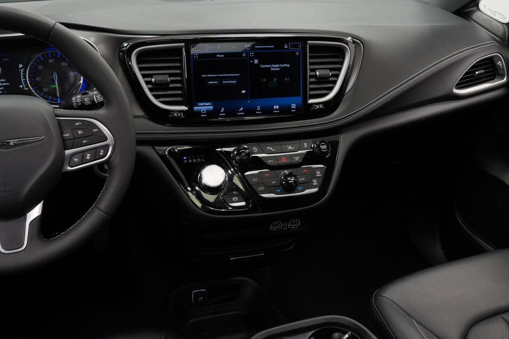 Certified 2025 Chrysler Pacifica Select AWD/4WD image 24