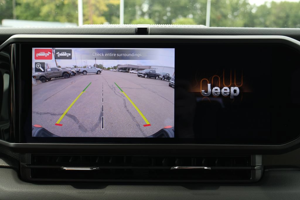 Used 2024 Jeep Gladiator Mojave AWD/4WD image 14