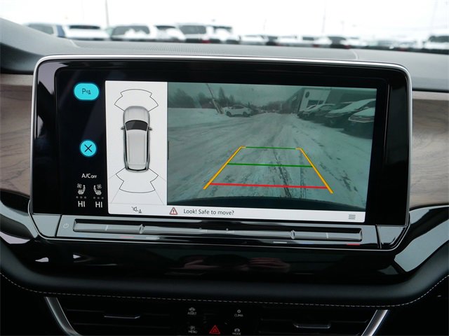 Certified 2025 Volkswagen Atlas SE image 31