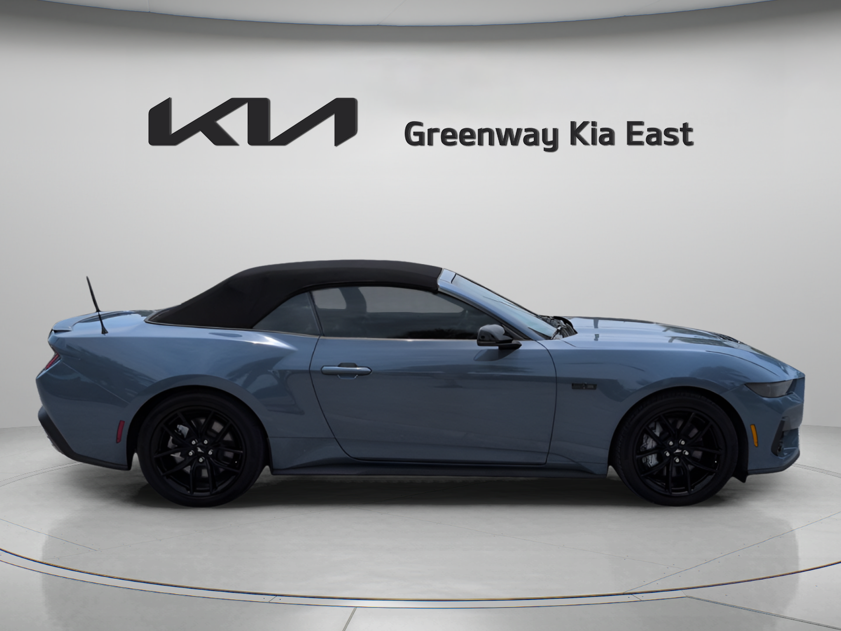 Used 2025 Ford Mustang GT Premium RWD image 5