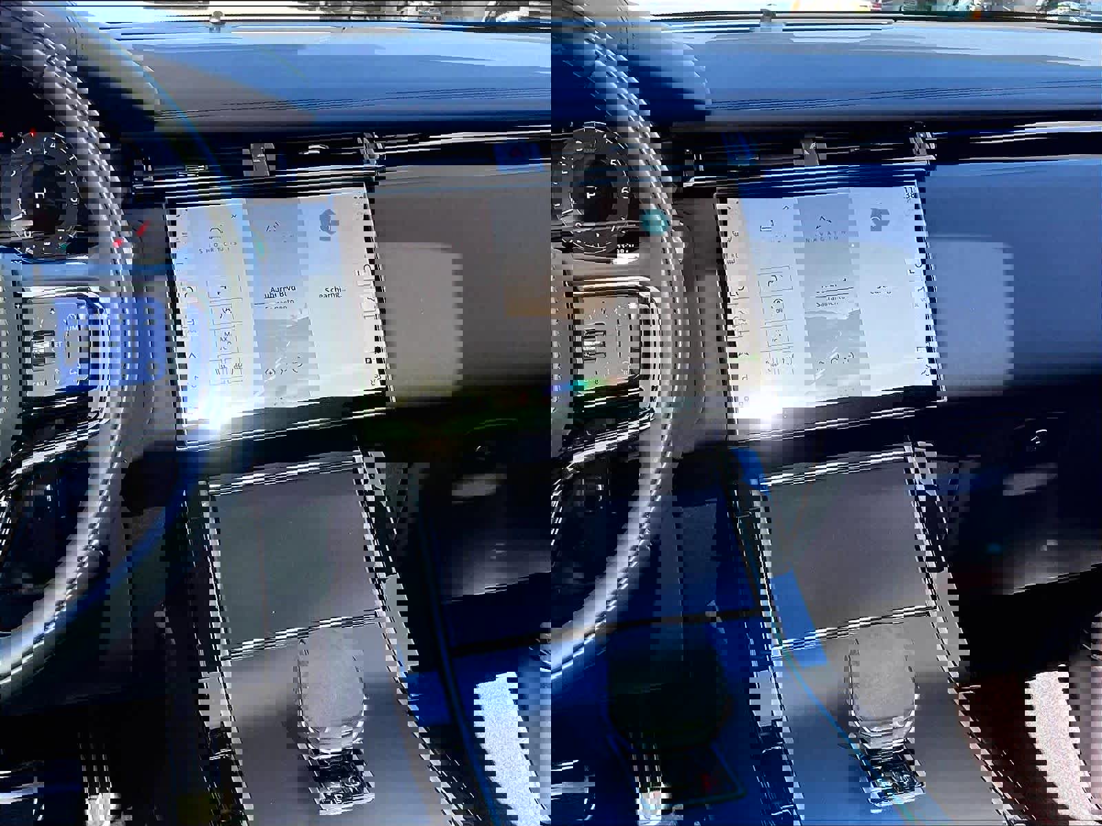 Used 2026 Land Rover Range Rover Velar Dynamic SE image 8