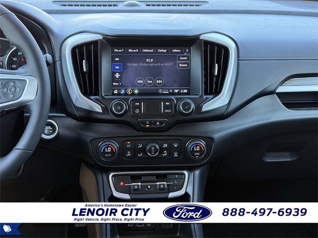 Used 2024 GMC Terrain SLT image 13