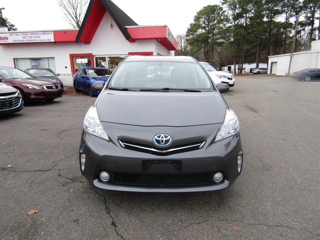 Used 2012 Toyota Prius V image 2