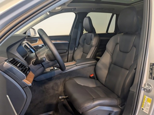 Used 2024 Volvo XC90 B6 Plus w/ Protection Package Premier image 13