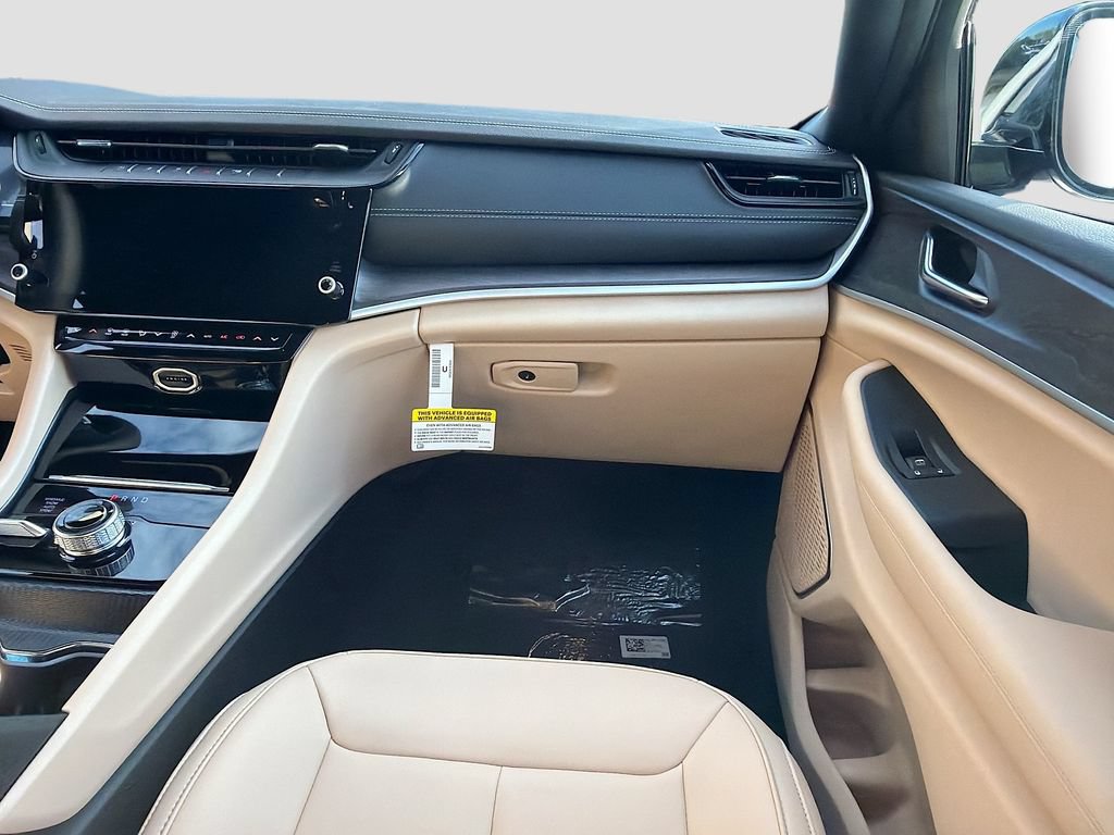 New 2026 Jeep Grand Cherokee Limited AWD/4WD image 18