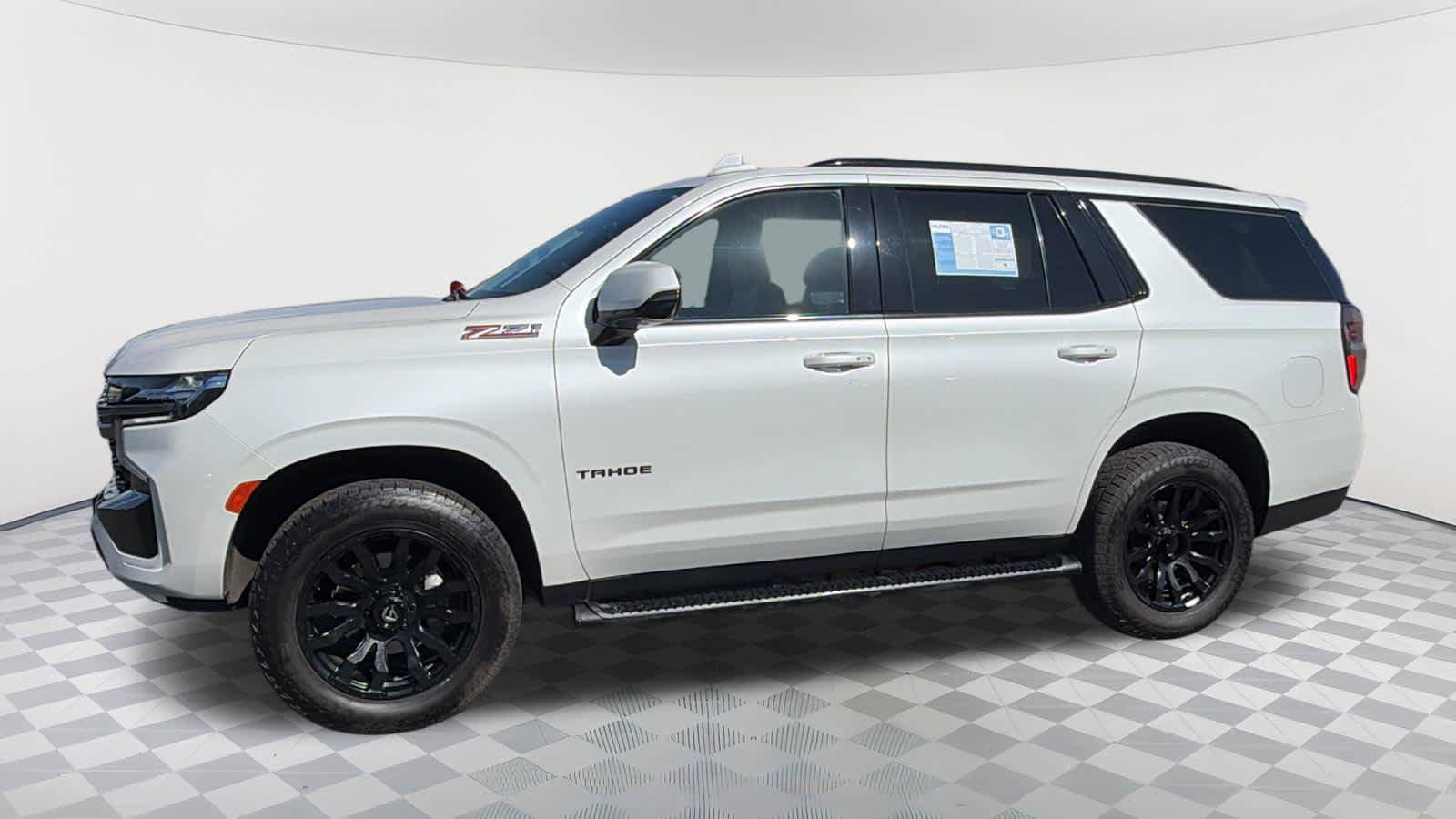Used 2022 Chevrolet Tahoe Z71 w/ Luxury Package AWD/4WD image 8