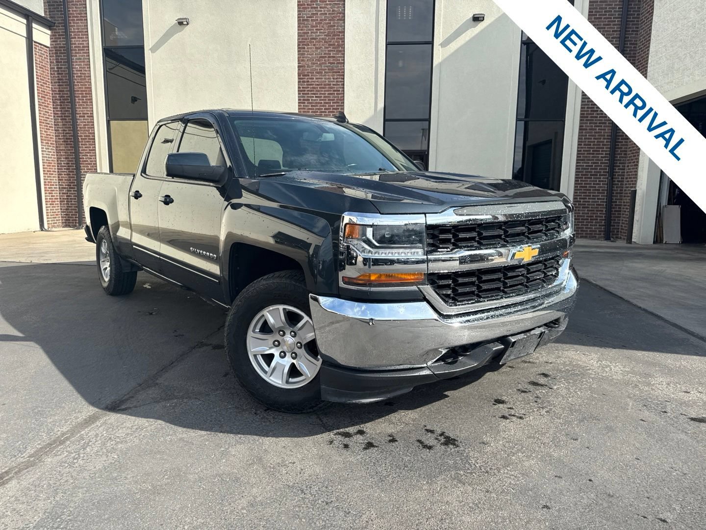 Used 2019 Chevrolet Silverado 1500 LT AWD/4WD image 1
