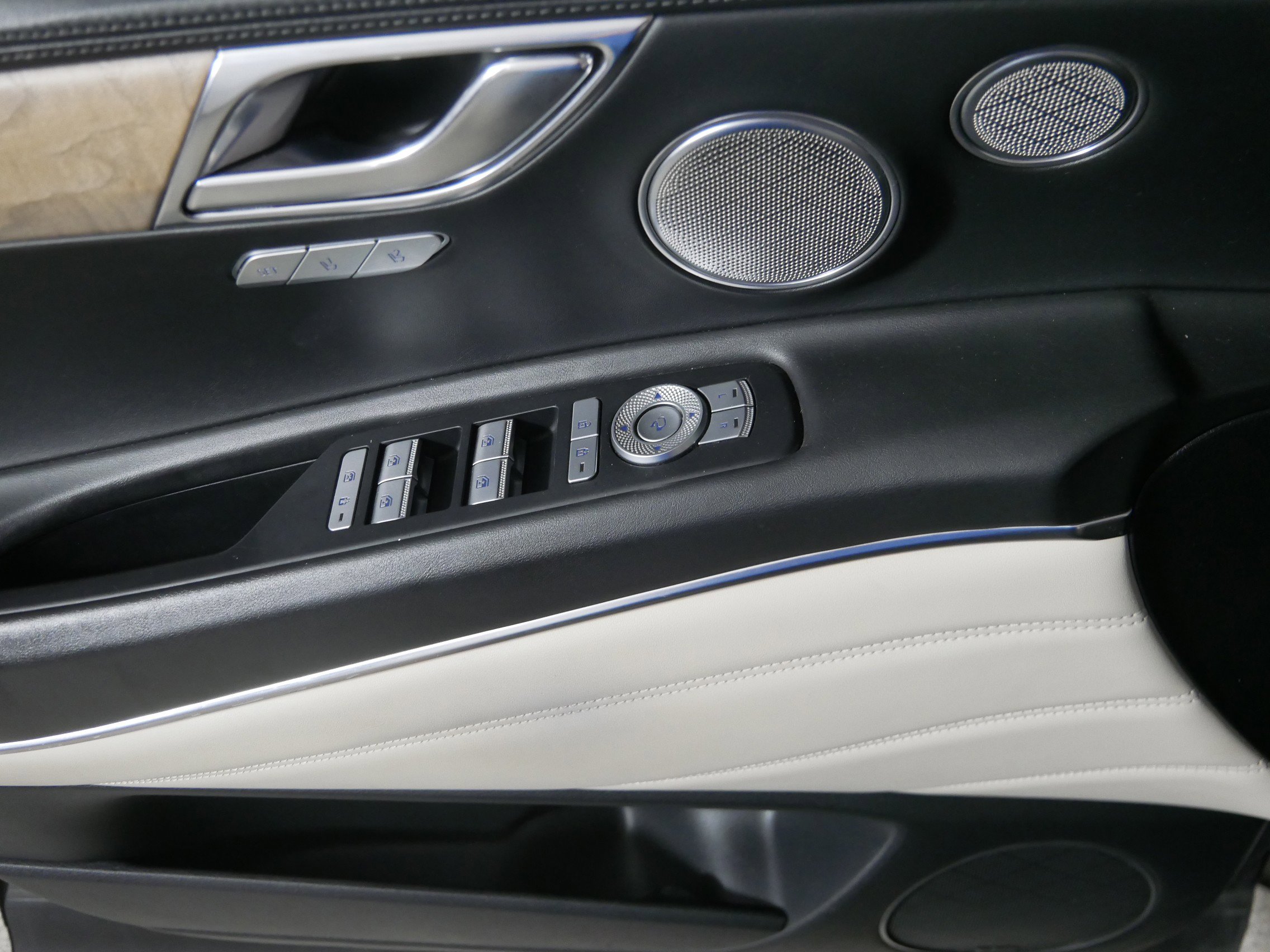 Used 2021 Genesis GV80 3.5T w/ Prestige Package 07 image 19