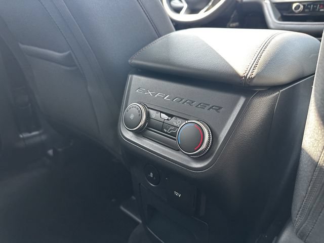 Certified 2025 Ford Explorer Active AWD/4WD image 40