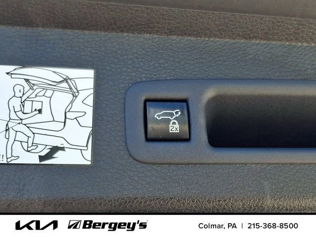 Used 2023 Toyota Sienna XSE AWD/4WD image 33