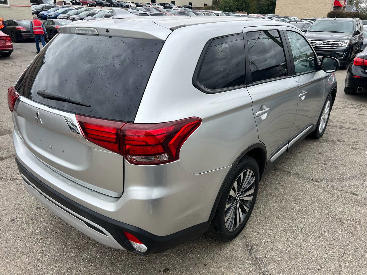Used 2020 Mitsubishi Outlander ES image 7