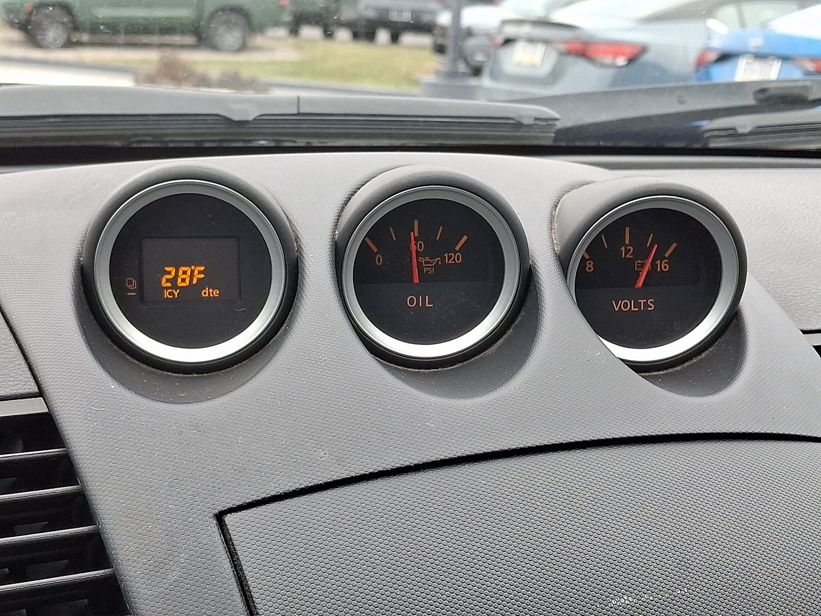 Used 2004 Nissan 350Z Touring w/ Cargo Convenience Pkg image 23