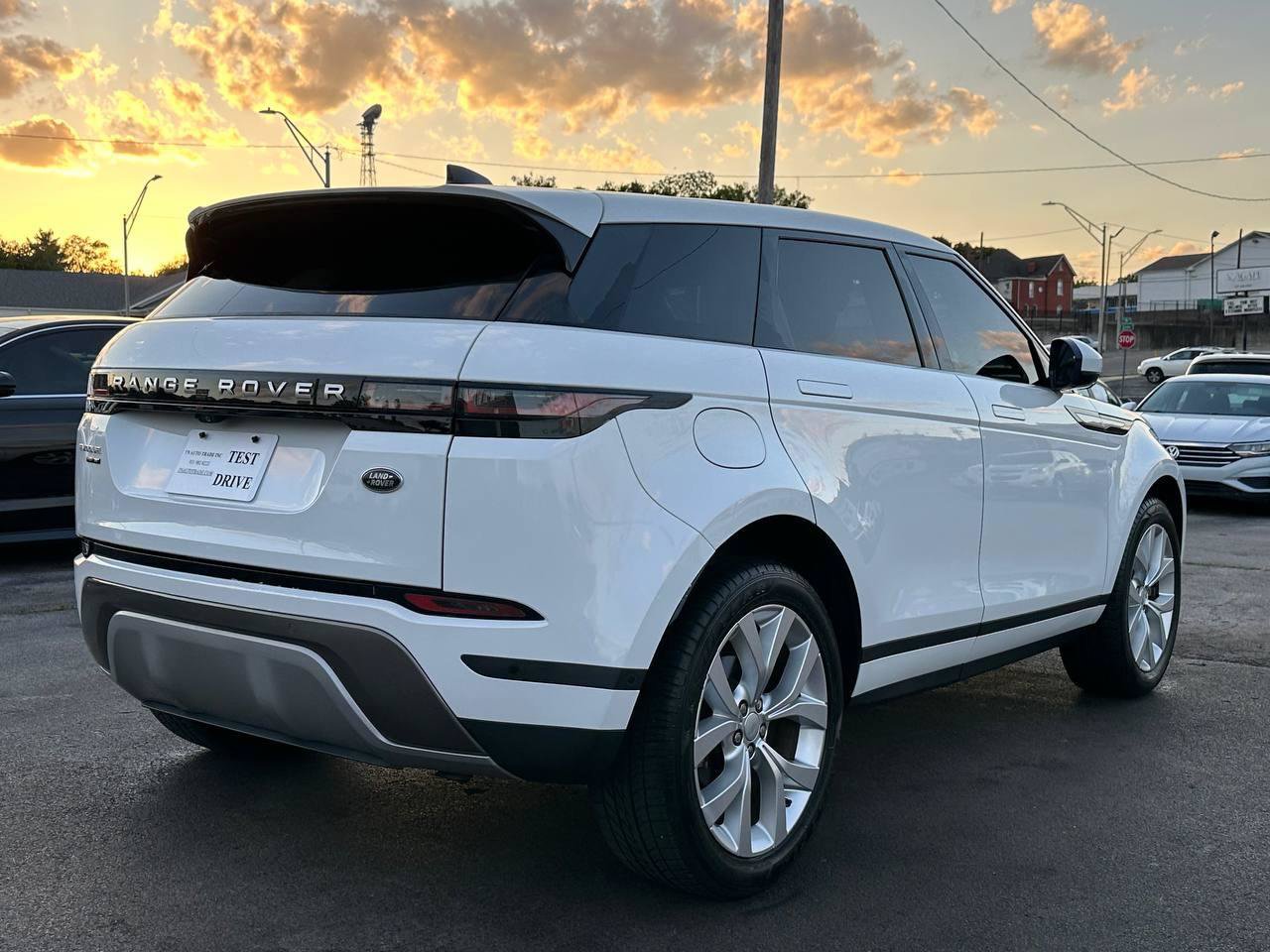 Used 2020 Land Rover Range Rover Evoque SE AWD/4WD image 10