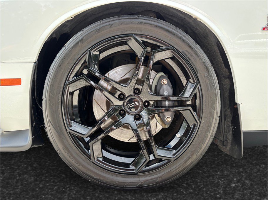 Used 2015 Dodge Challenger R/T Scat Pack w/ Leather Interior Group RWD image 13